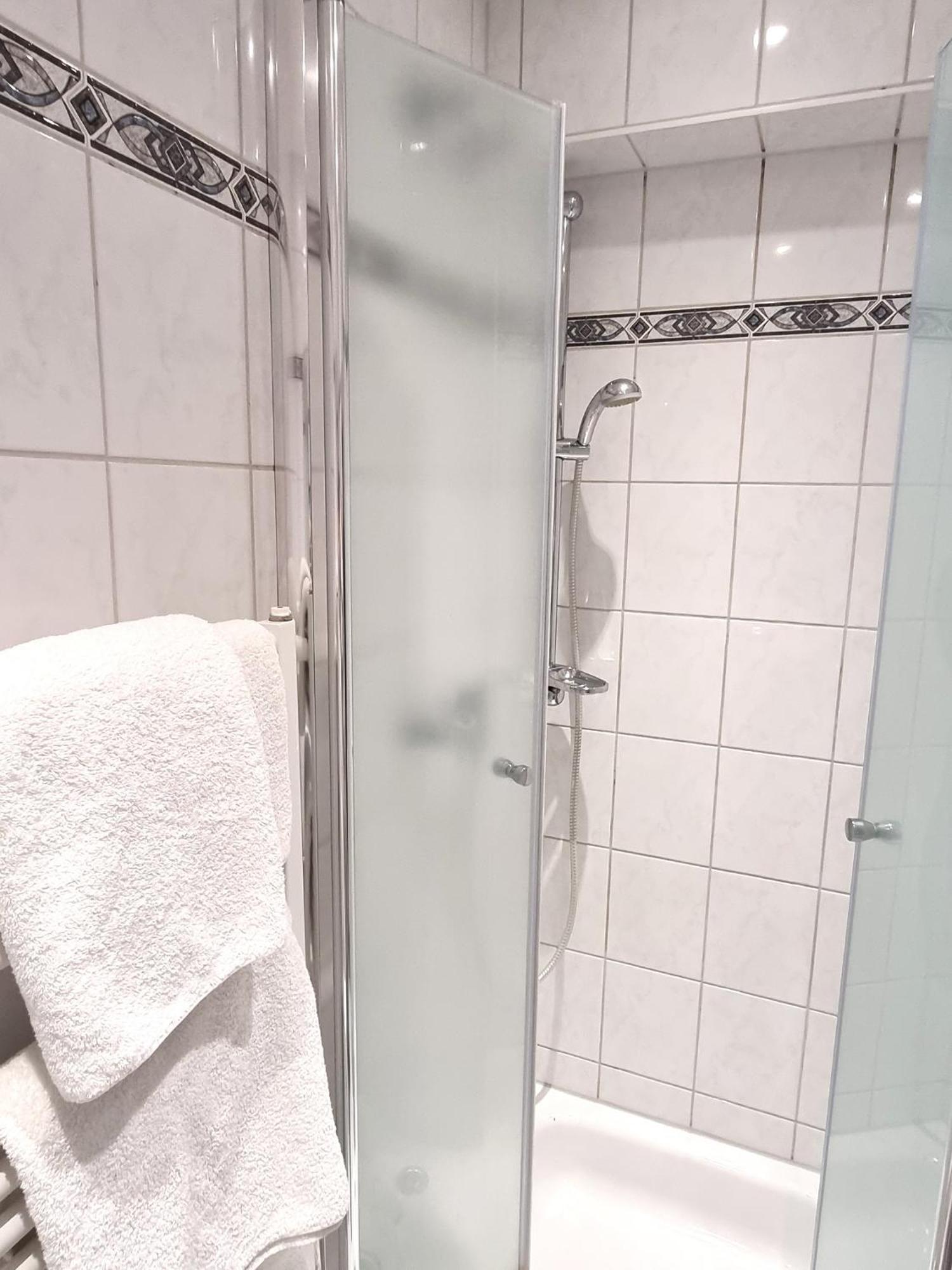Single Room Bathroom